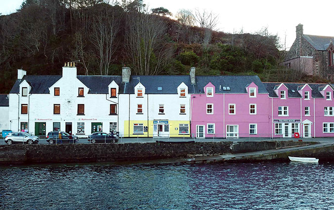 Sea Breezes restaurant in Portree is located on Portree Pier with greats sea views and WIFI